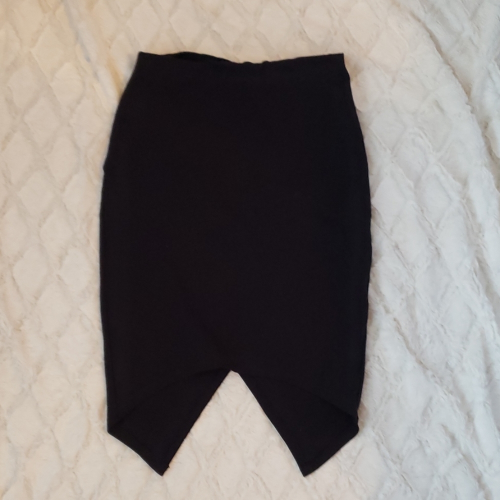 Black pencil skirt!